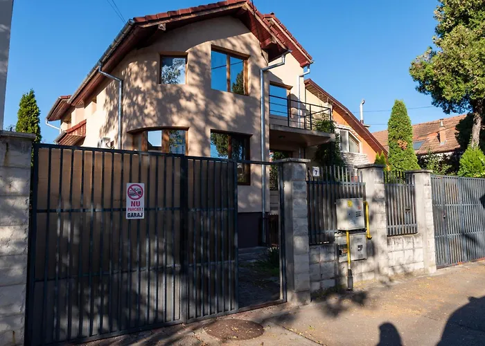 Апартаменти Flower - 2 *